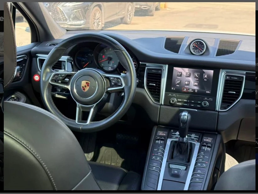 2017 Porsche Macan - Image 16 of 20