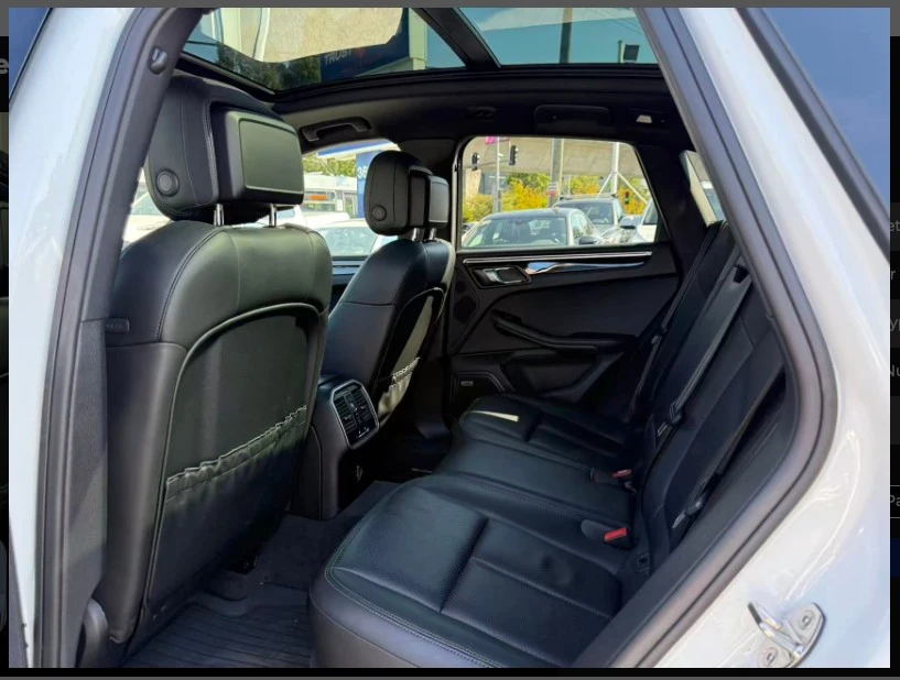 2017 Porsche Macan - Image 11 of 20