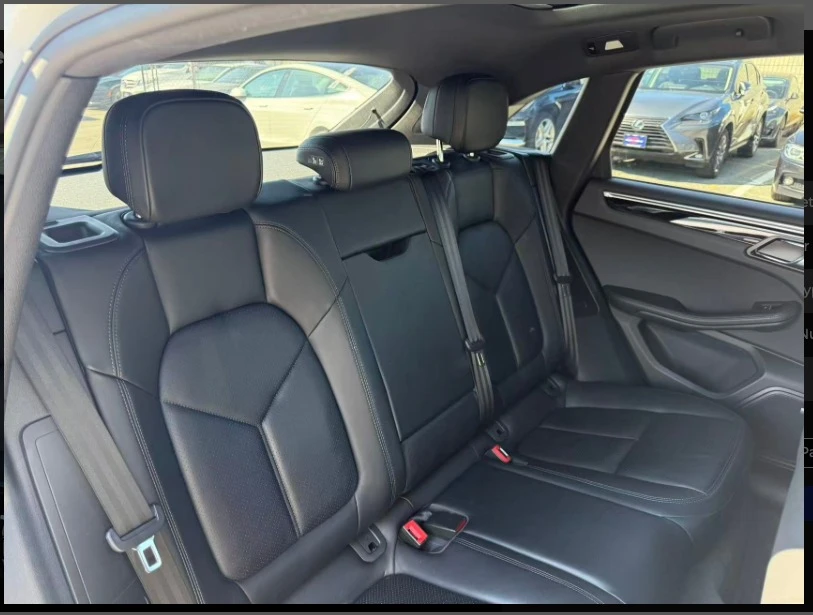 2017 Porsche Macan - Image 9 of 20