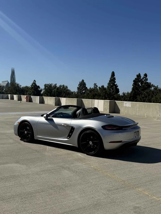 2017 Porsche 718 Boxster - Image 7 of 12