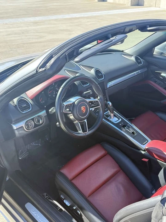 2017 Porsche 718 Boxster - Image 9 of 12