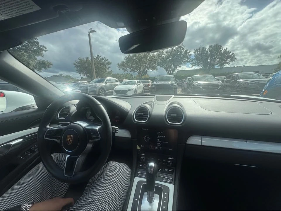 2017 Porsche 718 Boxster - Image 6 of 7