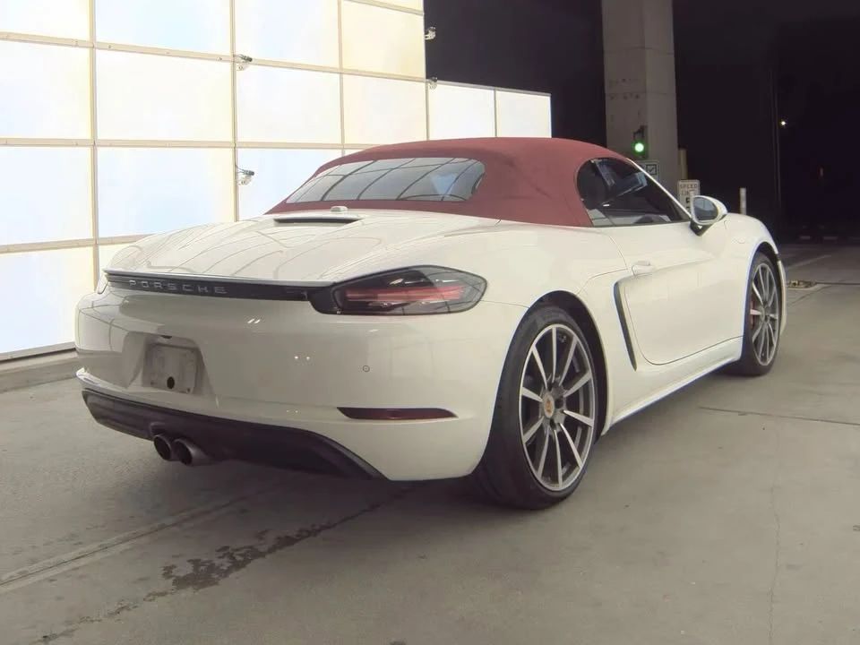 2017 Porsche 718 Boxster - Image 9 of 12