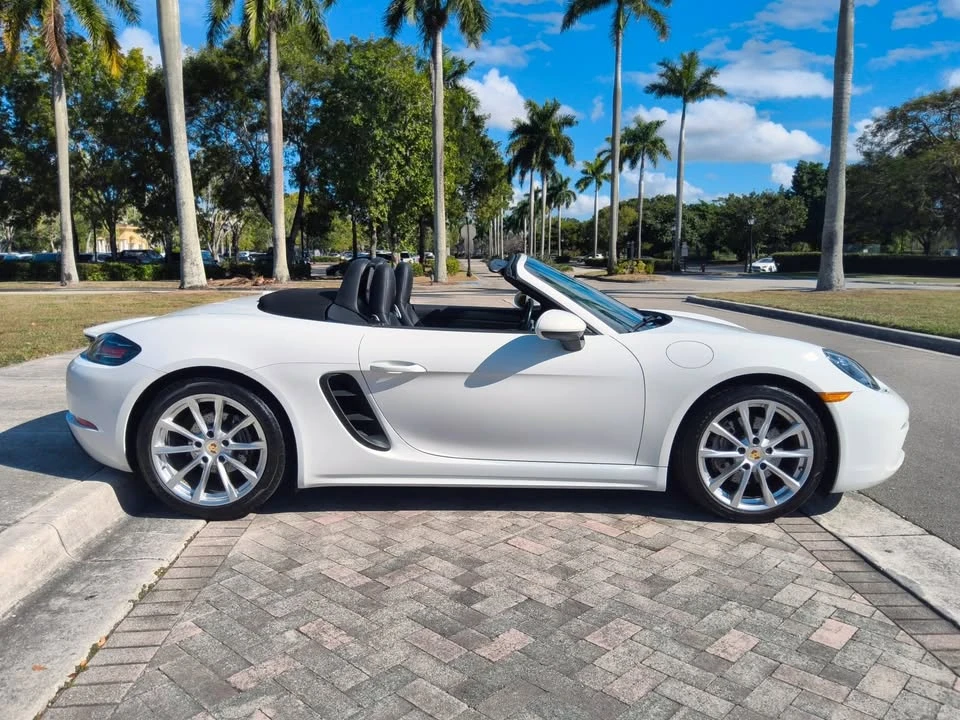 2017 Porsche 718 Boxster - Image 11 of 20