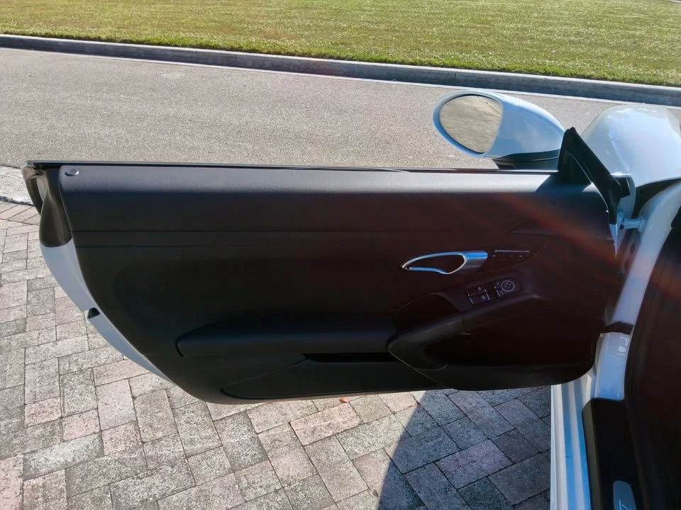 2017 Porsche 718 Boxster - Image 16 of 20