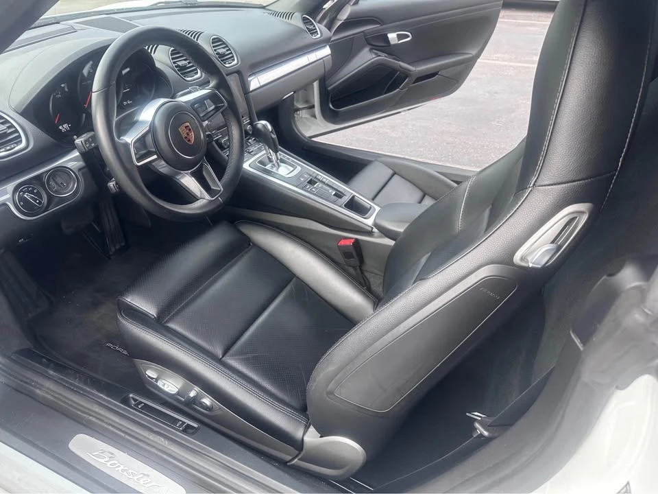 2017 Porsche 718 Boxster - Image 7 of 10