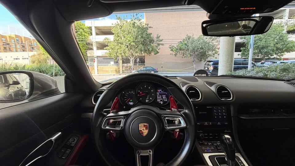 2017 Porsche 718 Boxster - Image 9 of 10