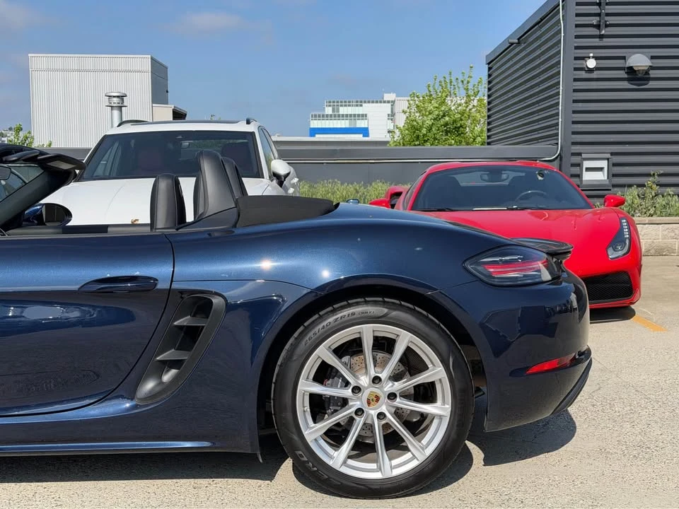 2017 Porsche 718 Boxster - Image 9 of 19