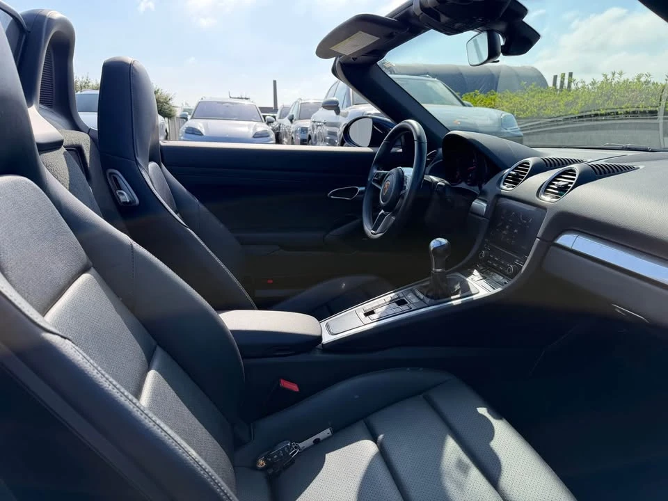 2017 Porsche 718 Boxster - Image 13 of 19