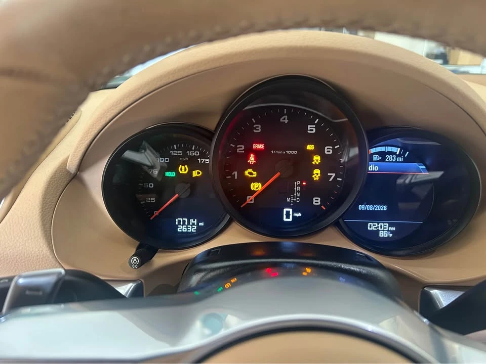 2017 Porsche 718 Boxster - Image 10 of 15