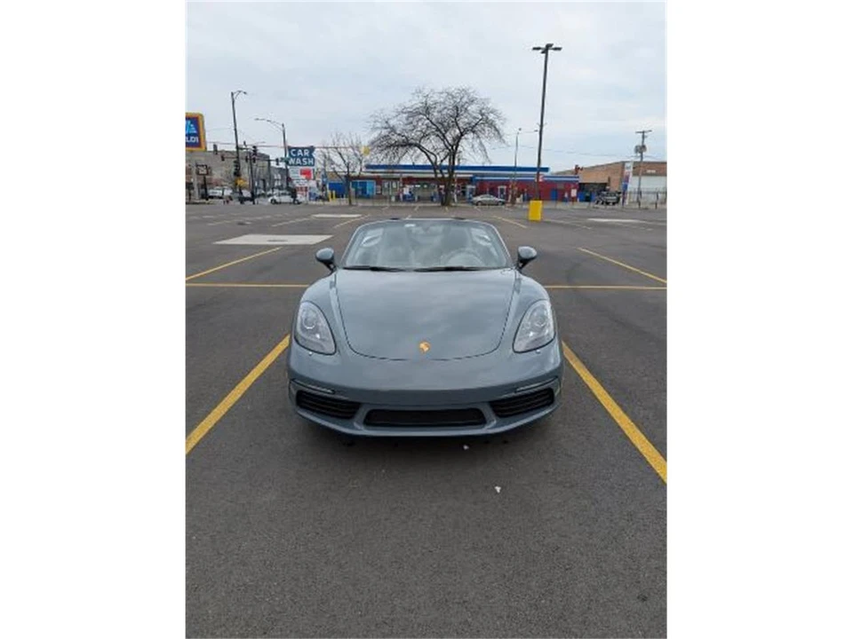 2017 Porsche 718 Boxster - Image 9 of 12