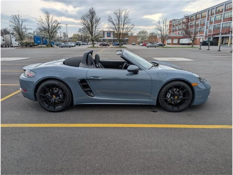2017 Porsche 718 Boxster - Image 11 of 12