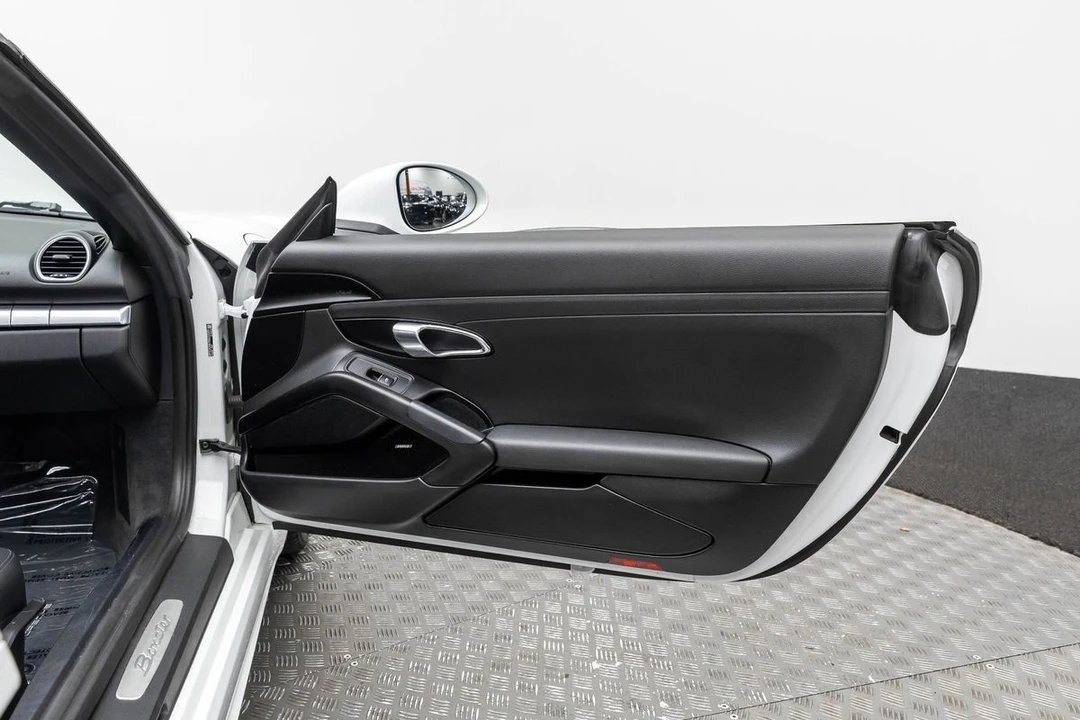 2017 Porsche 718 Boxster - Image 13 of 31