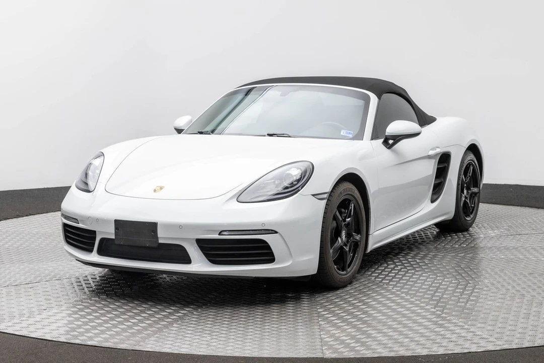 2017 Porsche 718 Boxster - Image 11 of 31