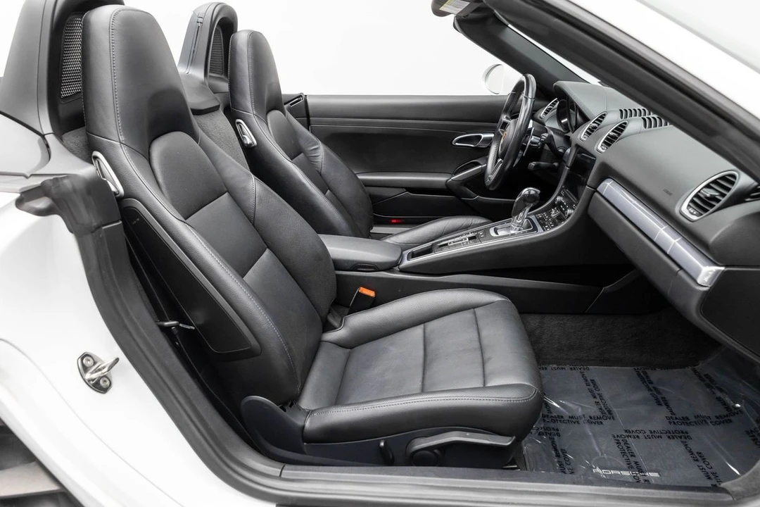 2017 Porsche 718 Boxster - Image 14 of 31