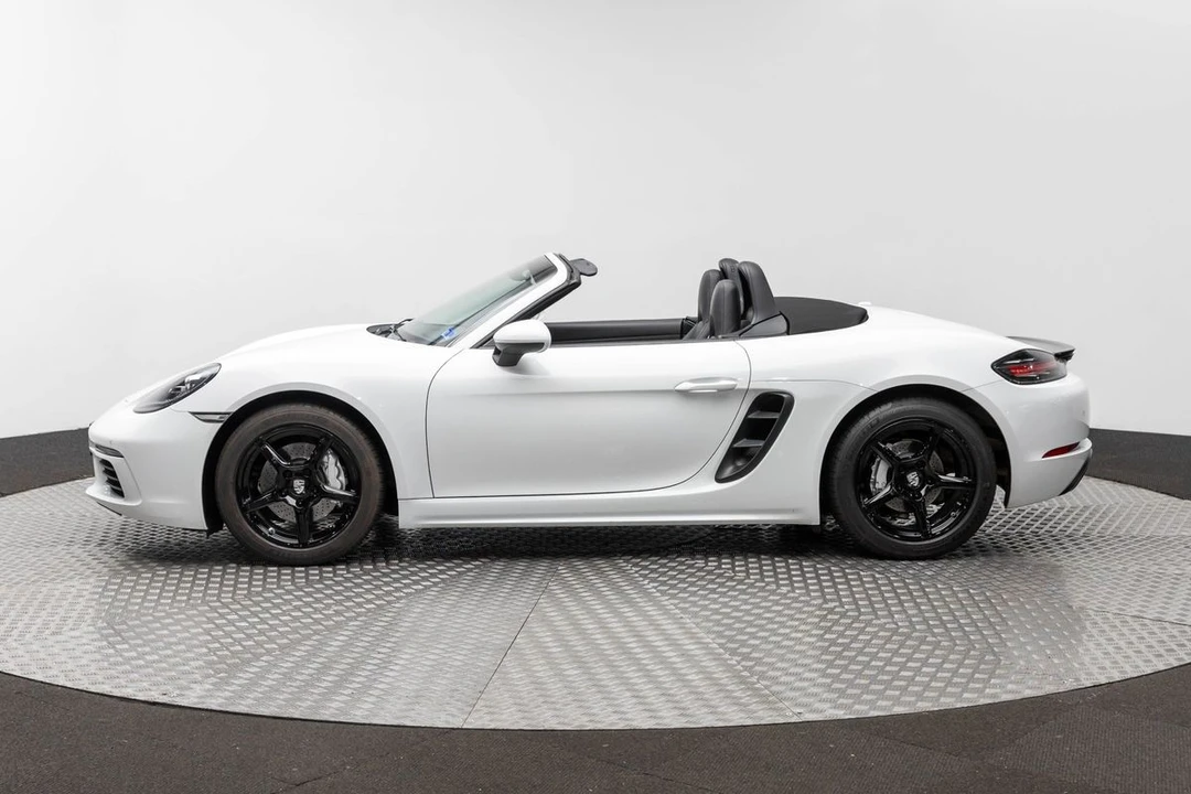 2017 Porsche 718 Boxster - Image 7 of 31