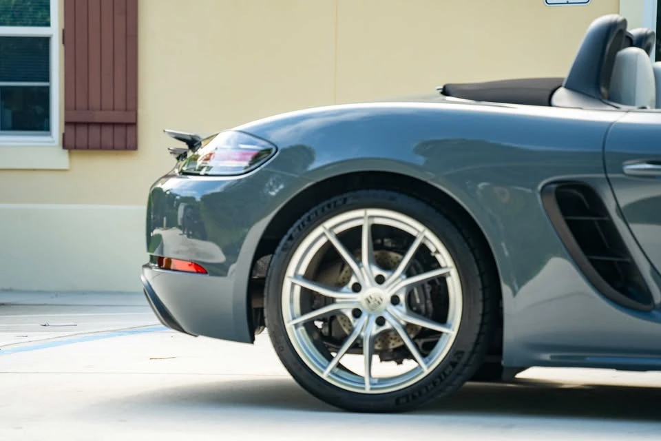 2017 Porsche 718 Boxster - Image 8 of 20