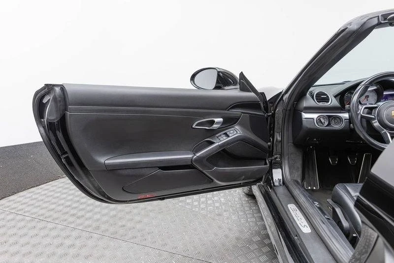 2017 Porsche 718 Boxster - Image 14 of 20