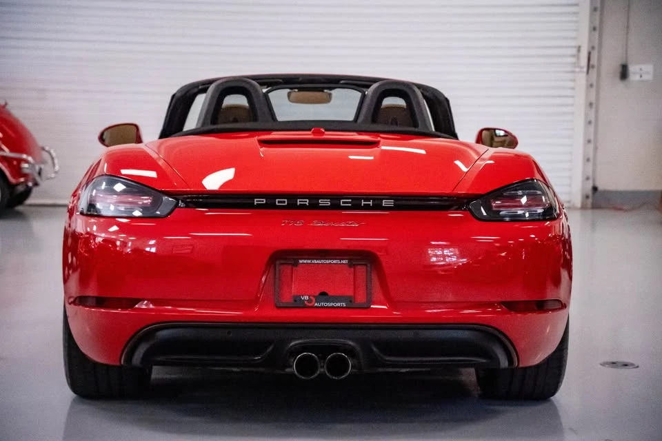 2017 Porsche 718 Boxster - Image 9 of 20