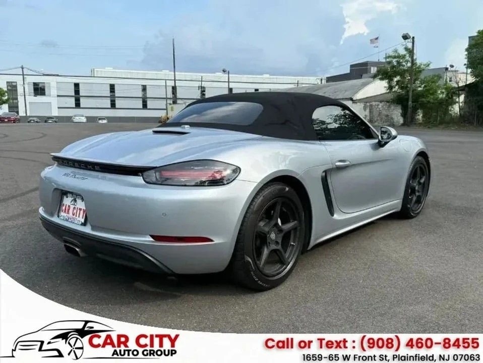 2017 Porsche 718 Boxster - Image 8 of 20