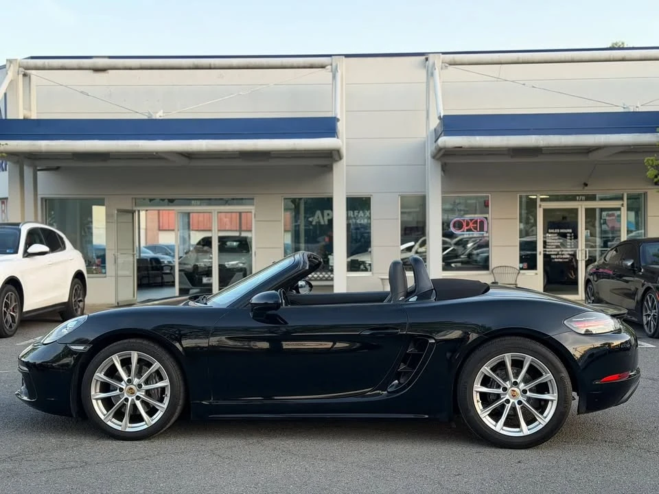 2017 Porsche 718 Boxster - Image 9 of 20