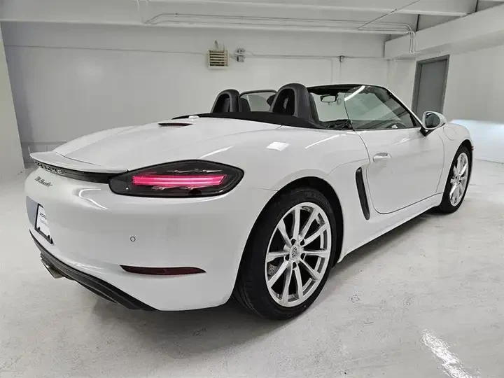 2017 Porsche 718 Boxster - Image 13 of 15
