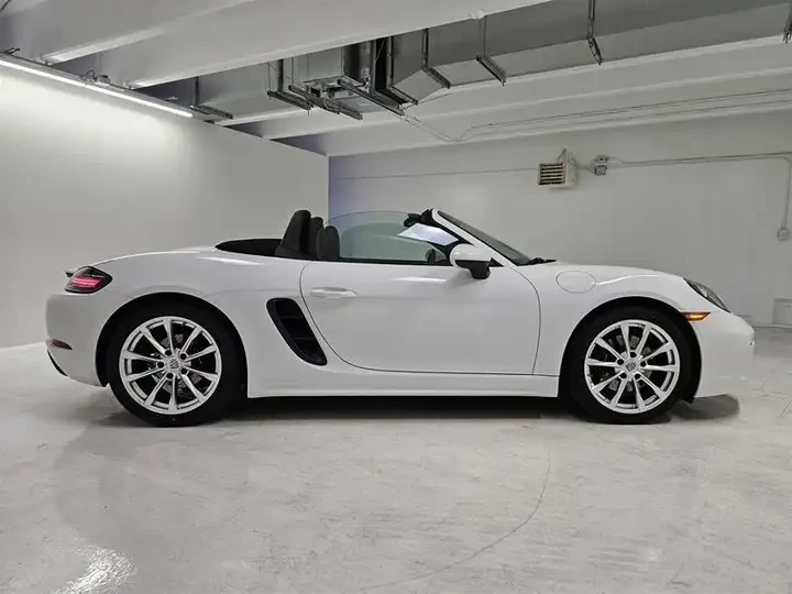 2017 Porsche 718 Boxster - Image 14 of 15