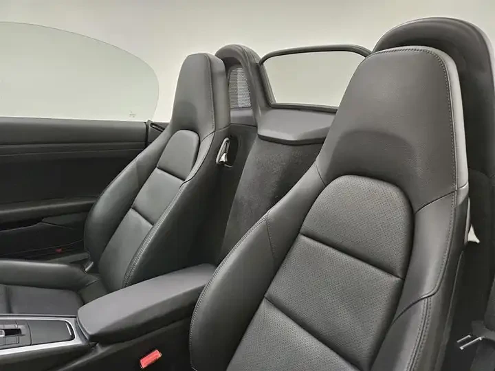 2017 Porsche 718 Boxster - Image 6 of 15