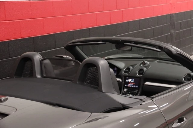 2017 Porsche 718 Boxster - Image 10 of 24