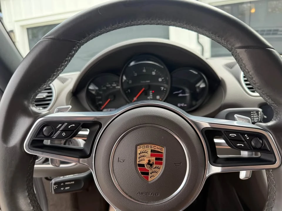 2017 Porsche 718 Boxster - Image 9 of 12