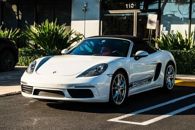 2017 Porsche 718 Boxster - Image 11 of 21