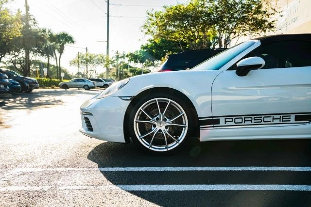 2017 Porsche 718 Boxster - Image 14 of 21