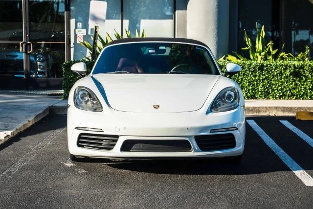 2017 Porsche 718 Boxster - Image 9 of 21