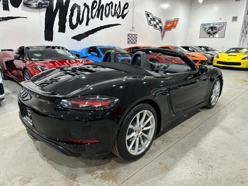 2017 Porsche 718 Boxster - Image 9 of 21