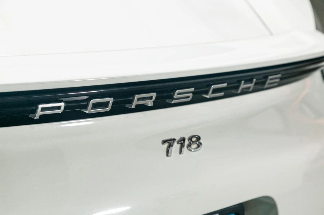 2017 Porsche 718 Boxster - Image 20 of 31