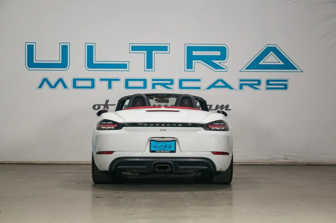 2017 Porsche 718 Boxster - Image 18 of 31