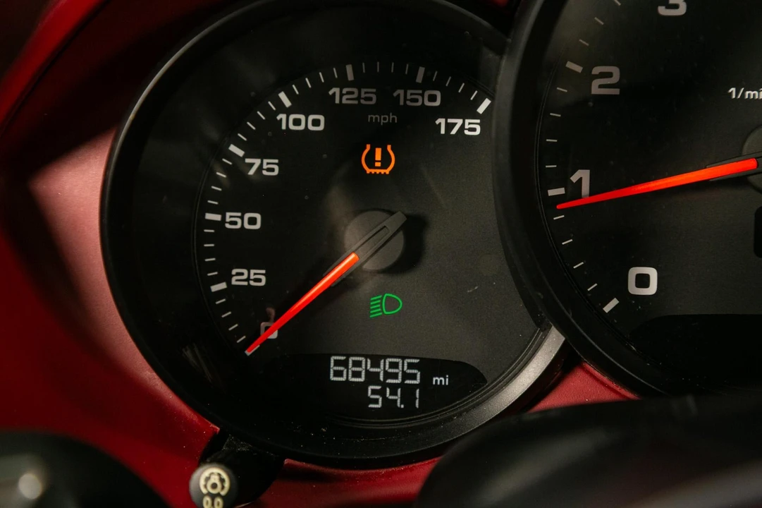2017 Porsche 718 Boxster - Image 10 of 31