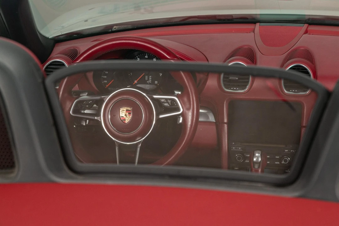 2017 Porsche 718 Boxster - Image 23 of 31