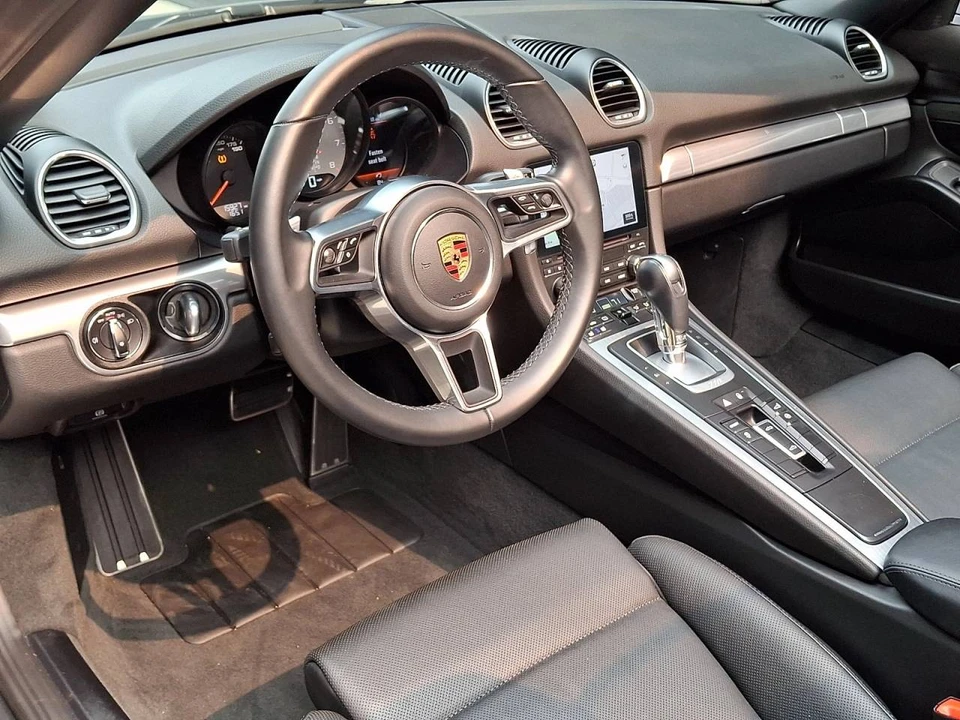 2017 Porsche 718 Boxster S - Image 4 of 5