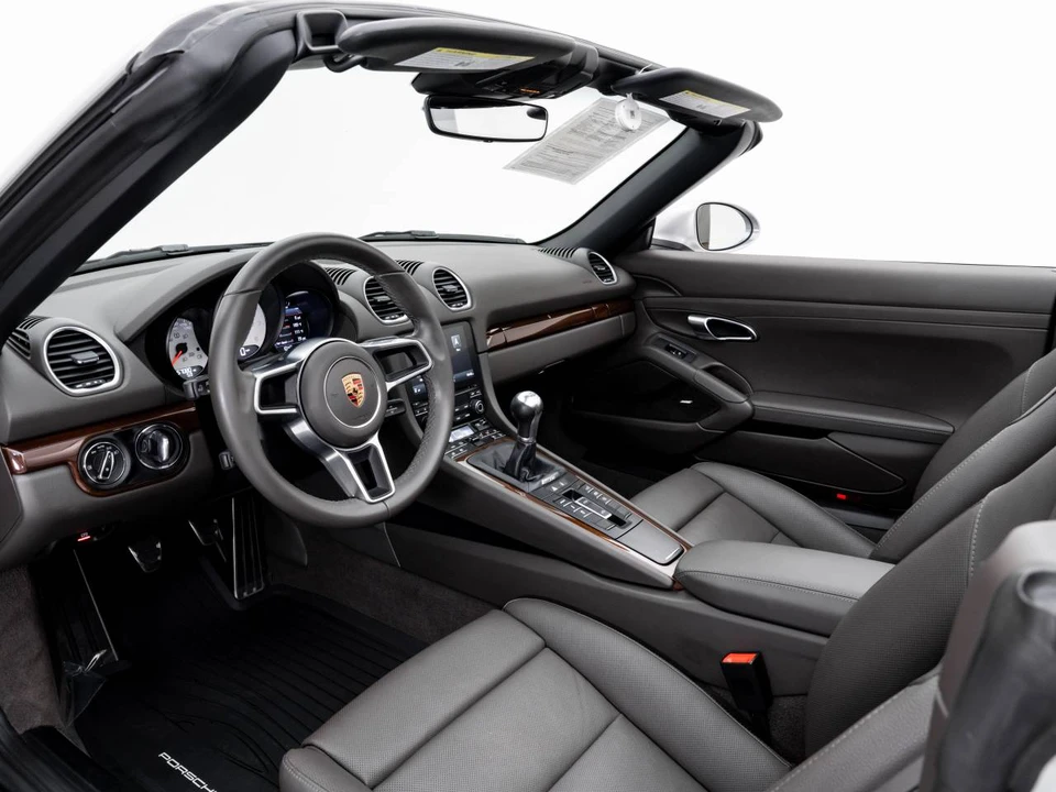 2017 Porsche 718 Boxster S - Image 4 of 5