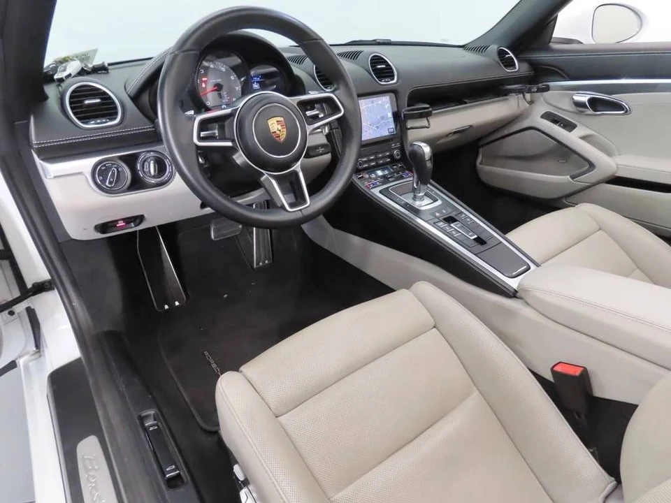 2017 Porsche 718 Boxster S - Image 4 of 5
