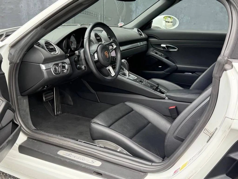 2017 Porsche 718 Boxster S - Image 4 of 5
