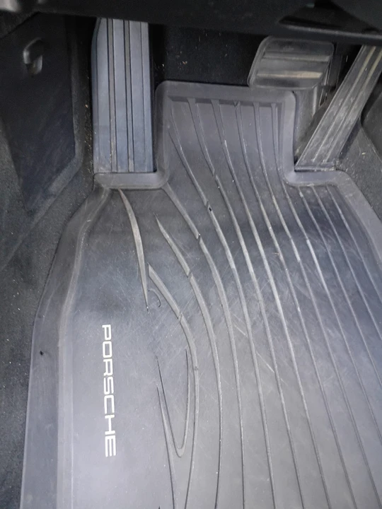 2017 Porsche 718 Boxster - Image 28 of 31