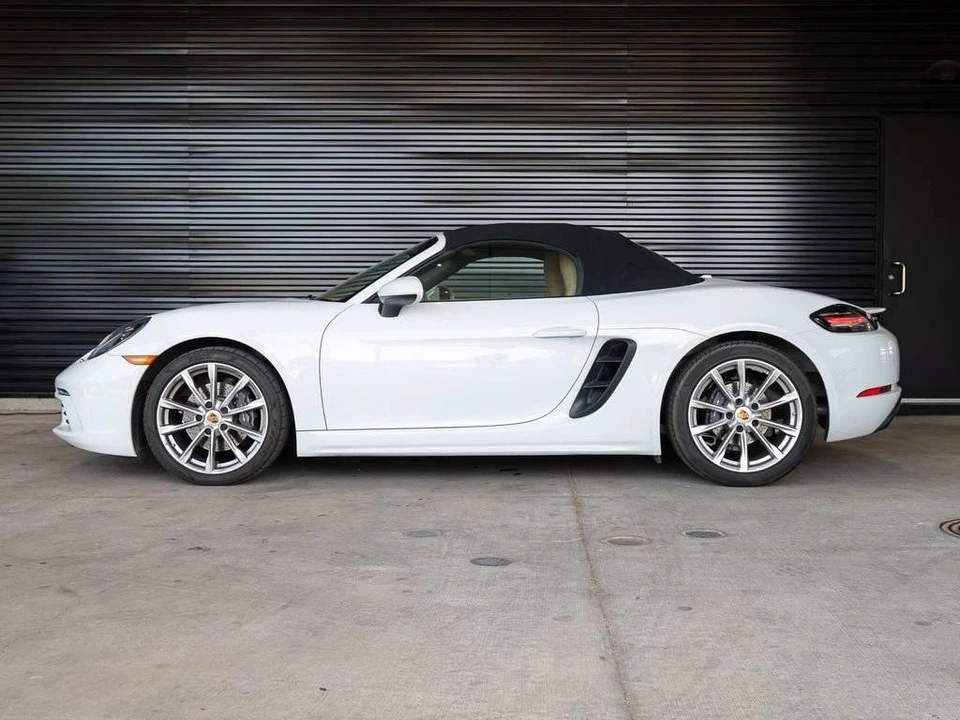 2017 Porsche 718 Boxster - Image 2 of 5