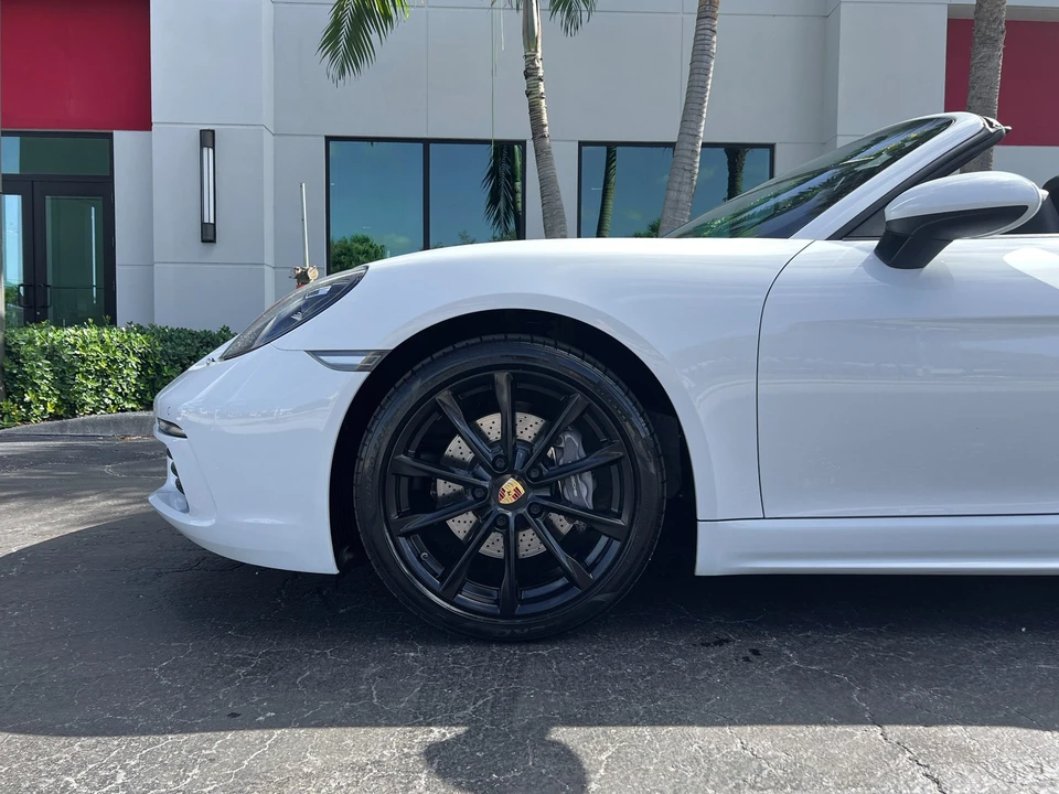 2017 Porsche 718 Boxster - Image 25 of 31