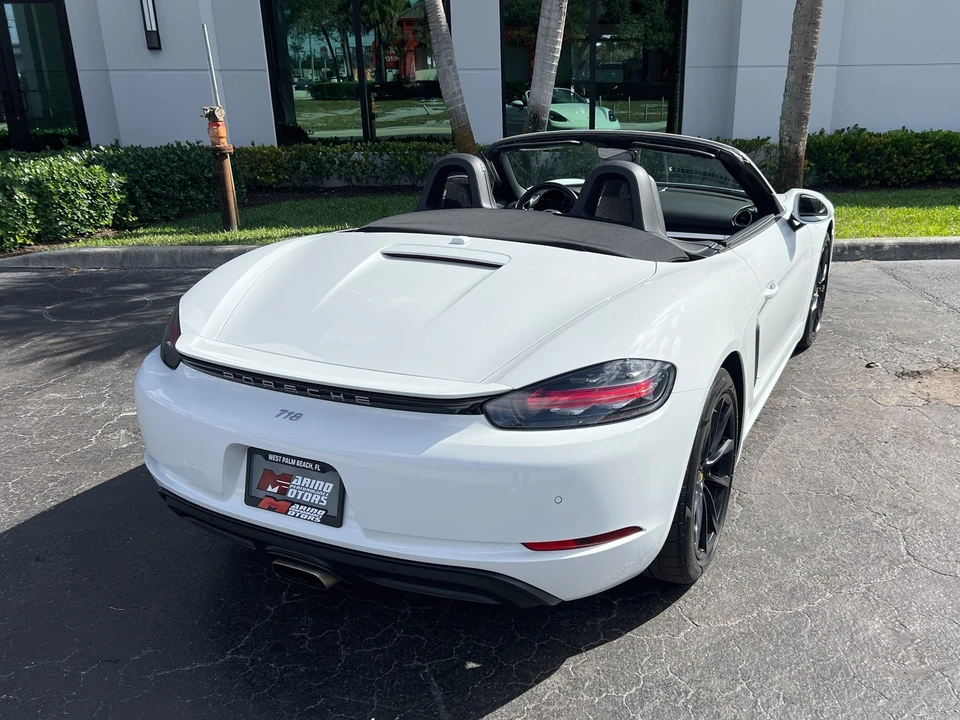 2017 Porsche 718 Boxster - Image 22 of 31