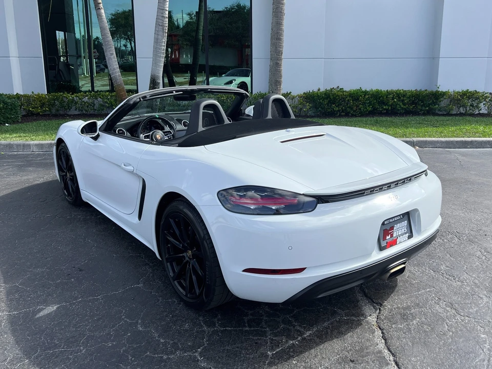 2017 Porsche 718 Boxster - Image 20 of 31