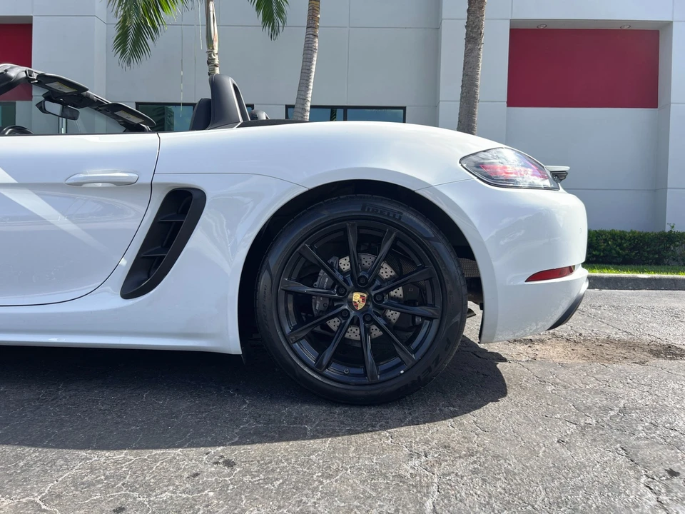 2017 Porsche 718 Boxster - Image 26 of 31