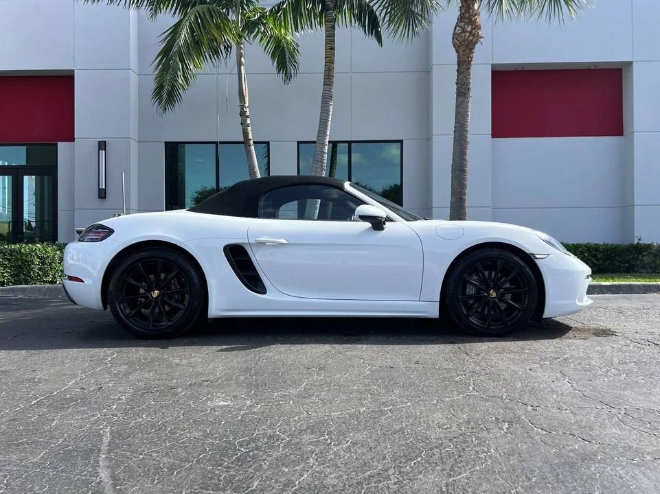 2017 Porsche 718 Boxster - Image 24 of 31