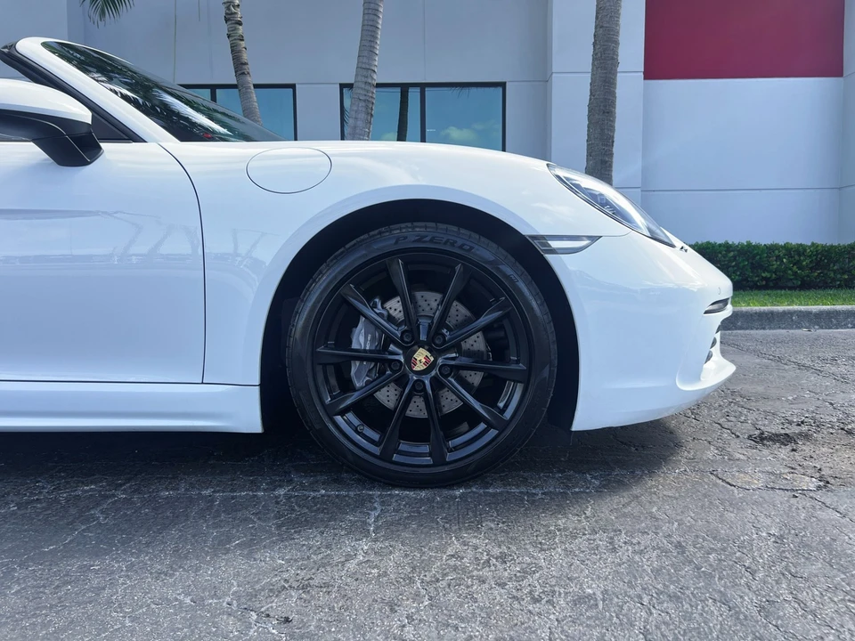 2017 Porsche 718 Boxster - Image 10 of 31